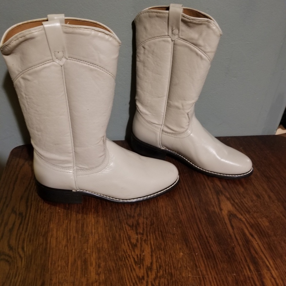 Ladies size 5 1/2 white beige fox cowboy boots